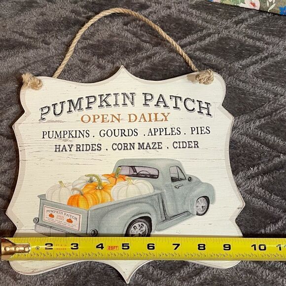 Pumpkin patch sign with truck and pumpkins NWT - Picture 7 of 7